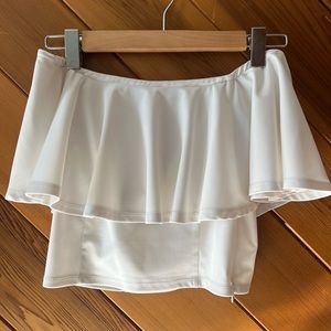 Classy white After Market Off the shoulder top